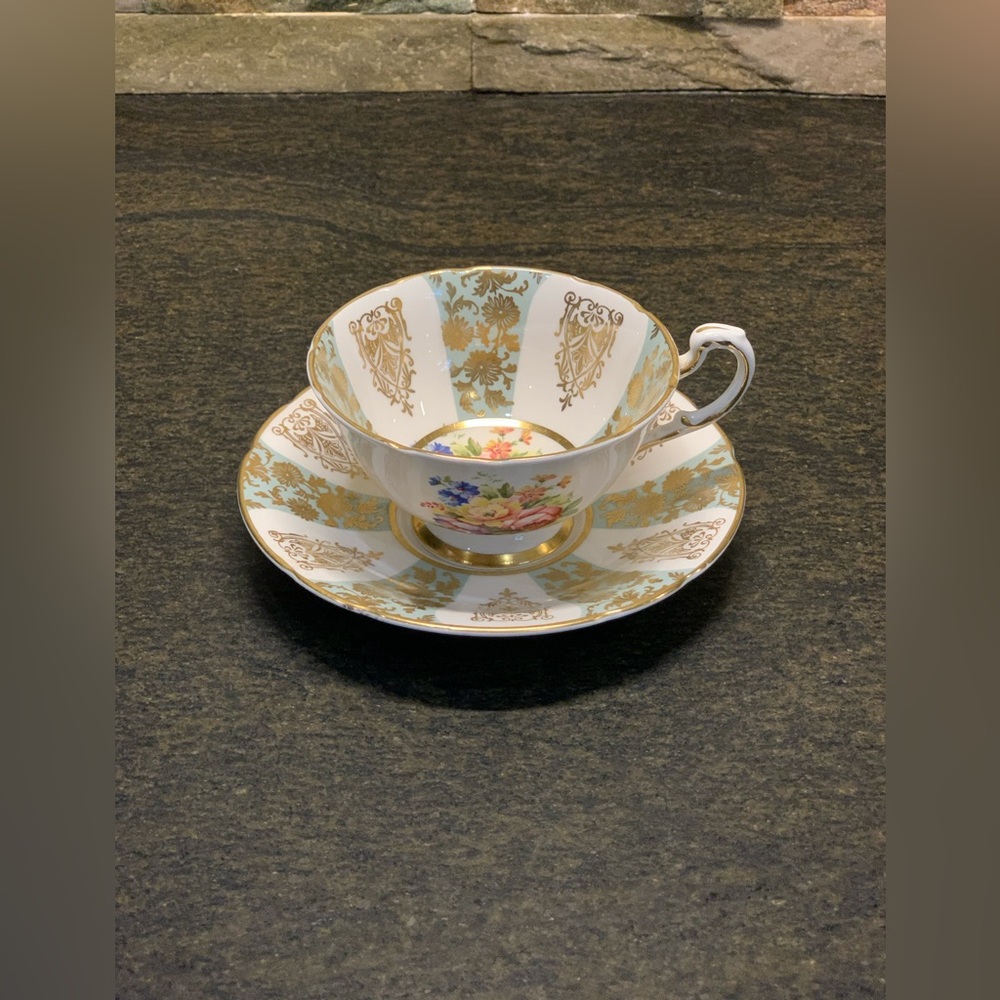 PARAGON | Vintage Tea Cup & Saucer Gold & Floral Design